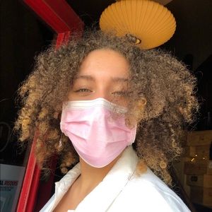 Meet your Posher, Emily